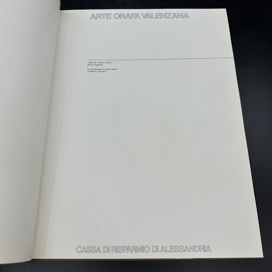 Альбом "Arte orafa valenzana. Cassa di risparmio di Alessandria"