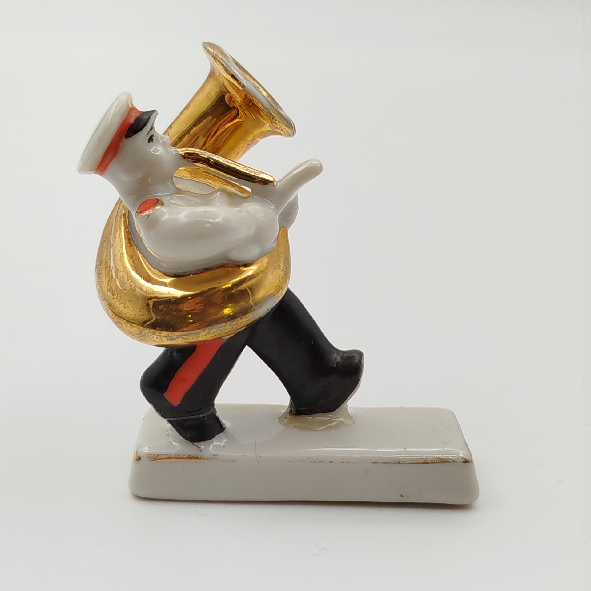 Статуэтка "Суворовец с трубой" из серии "Суворовский оркестр", скульптор Г. Молдаван