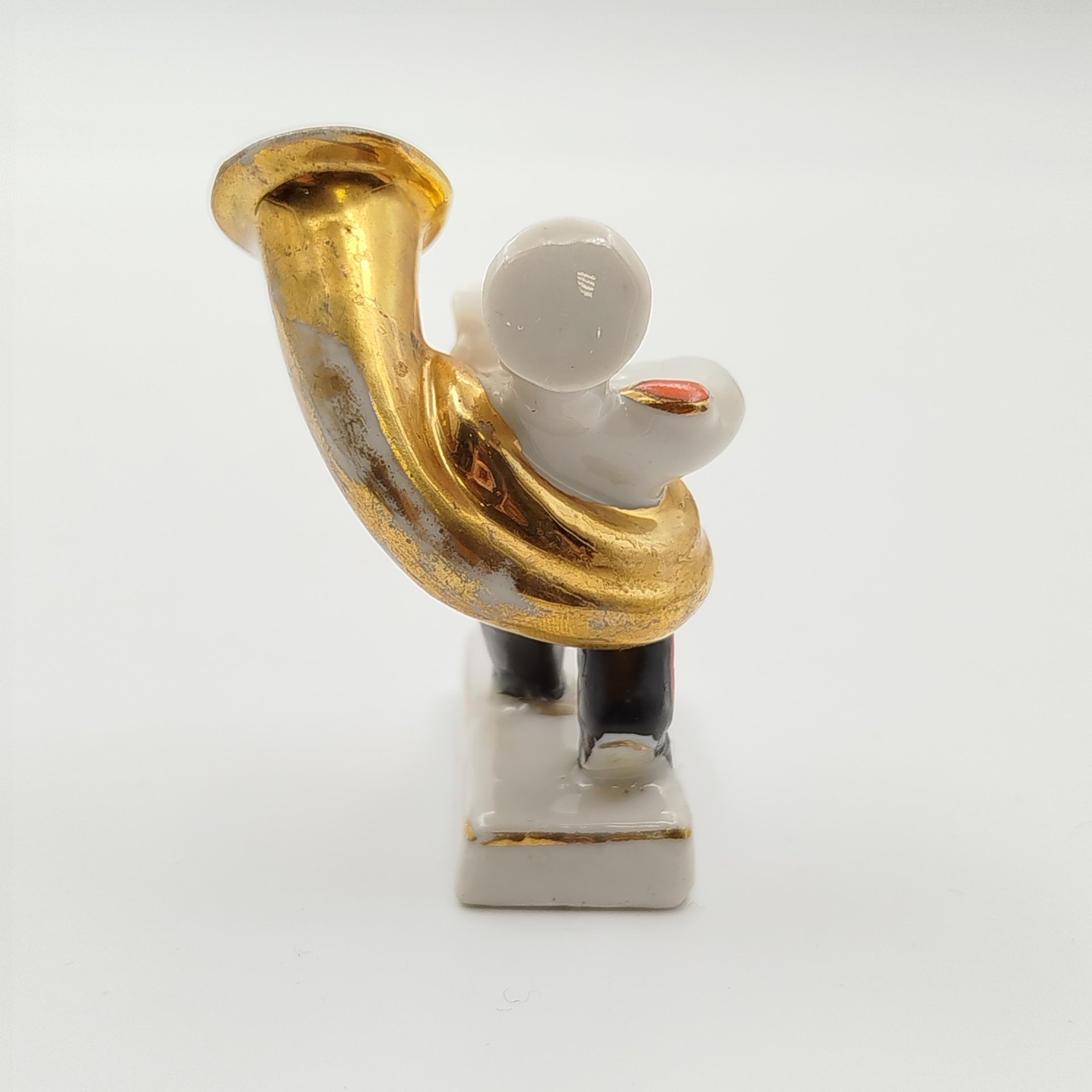 Статуэтка "Суворовец с трубой" из серии "Суворовский оркестр", скульптор Г. Молдаван