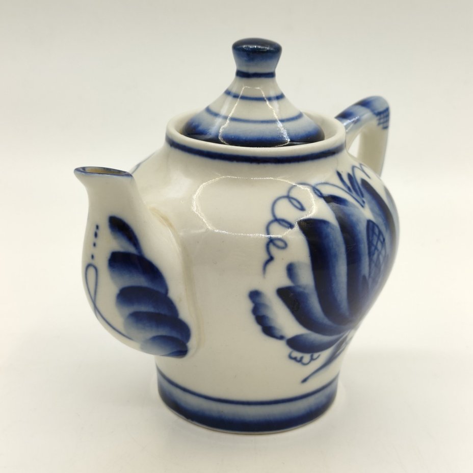 Чайник заварочный, украшенный цветочным декором, Гжельское производственное объединение "Электроизолятор"