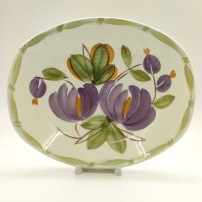 Сервировочное блюдо с расписным цветочным декором, фаянс, роспись, Конаковский фаянсовый завод им. М.И. Калинина (ЗиК Конаково), СССР, 1974-1991 гг.