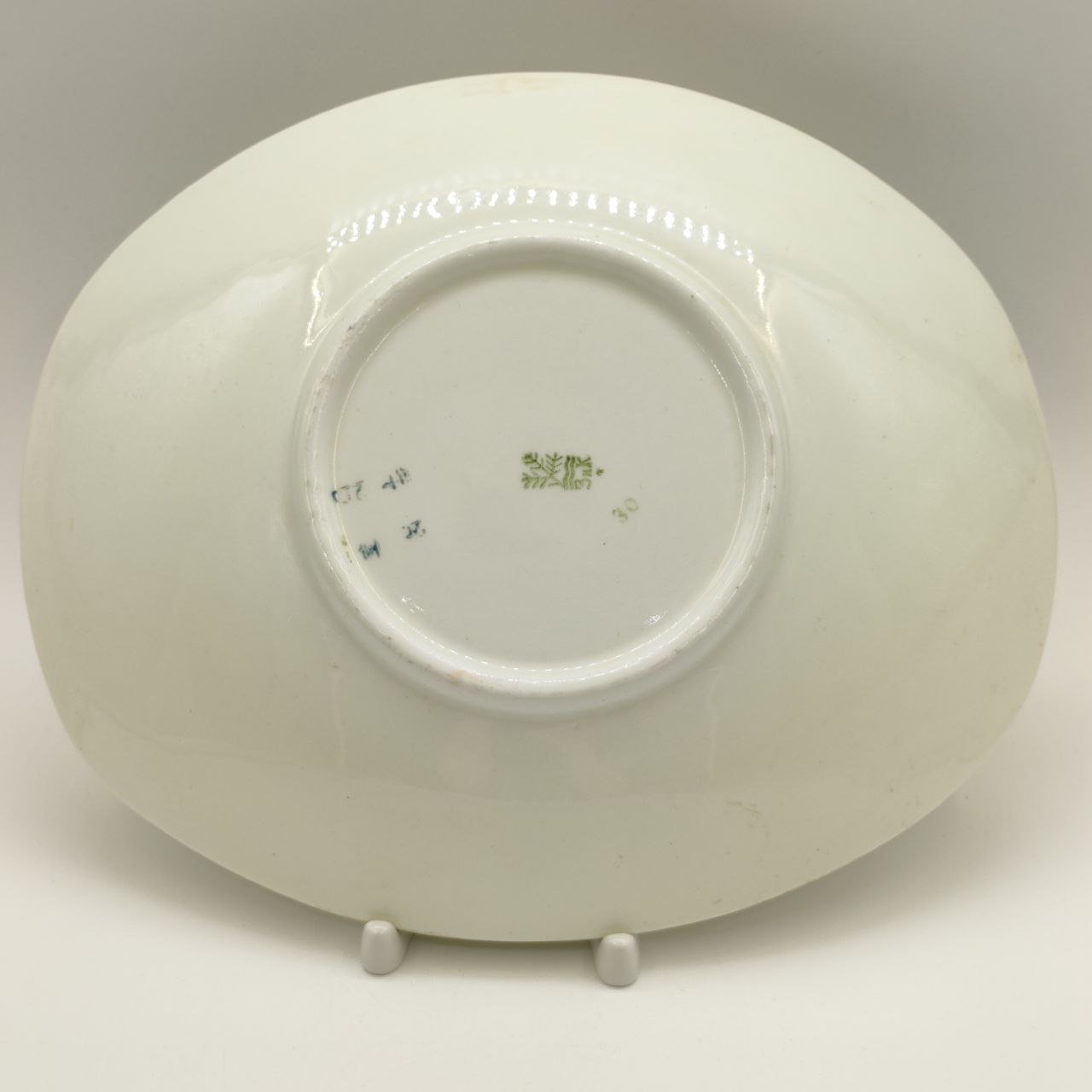 Сервировочное блюдо с расписным цветочным декором, фаянс, роспись, Конаковский фаянсовый завод им. М.И. Калинина (ЗиК Конаково), СССР, 1974-1991 гг.