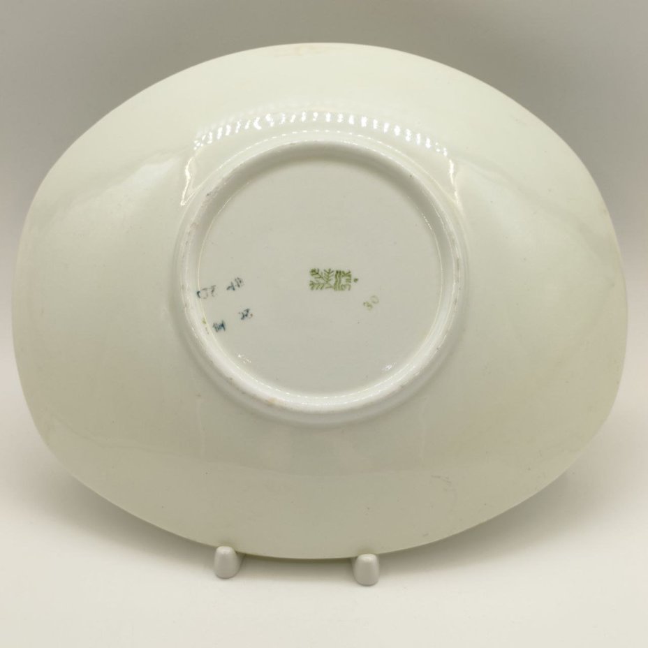 Сервировочное блюдо с расписным цветочным декором, фаянс, роспись, Конаковский фаянсовый завод им. М.И. Калинина (ЗиК Конаково), СССР, 1974-1991 гг.