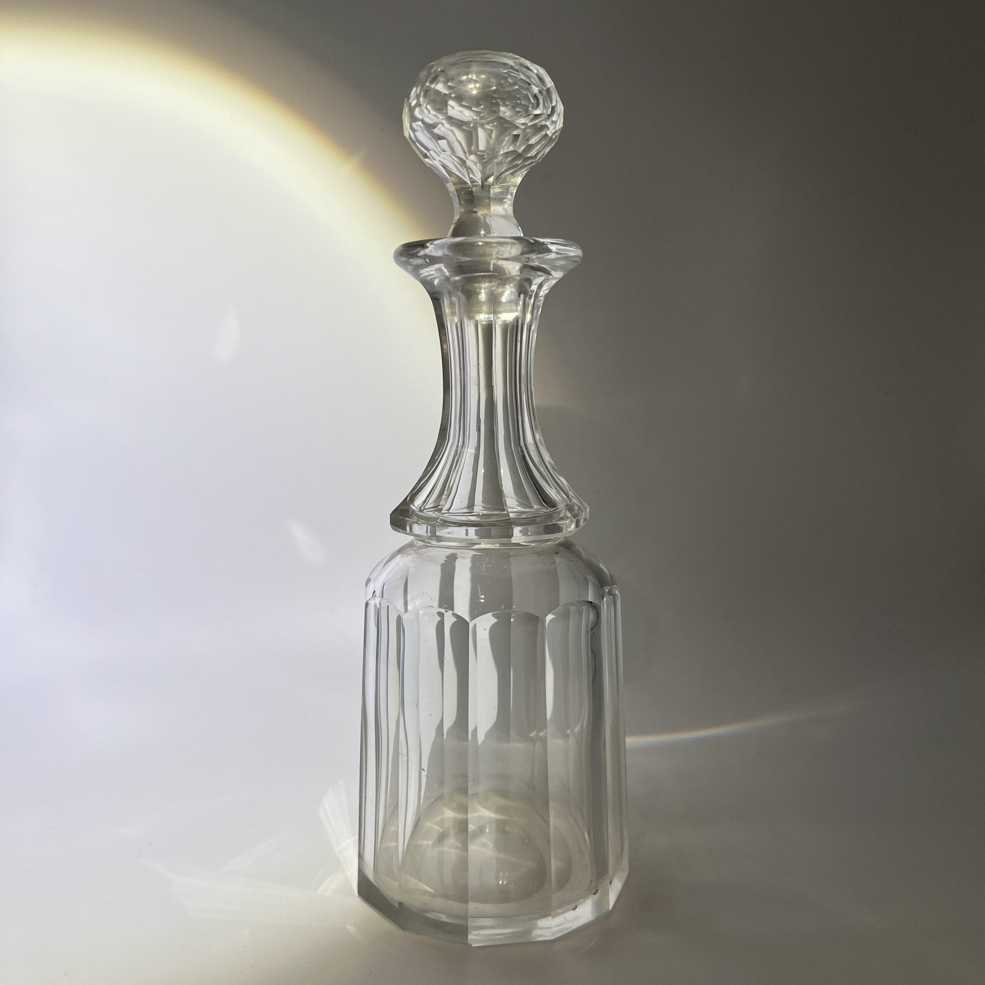 Графин с декором "грань во весь", пробка в подборе, хрусталь, гранение, Российская империя, 1900-1917 гг.