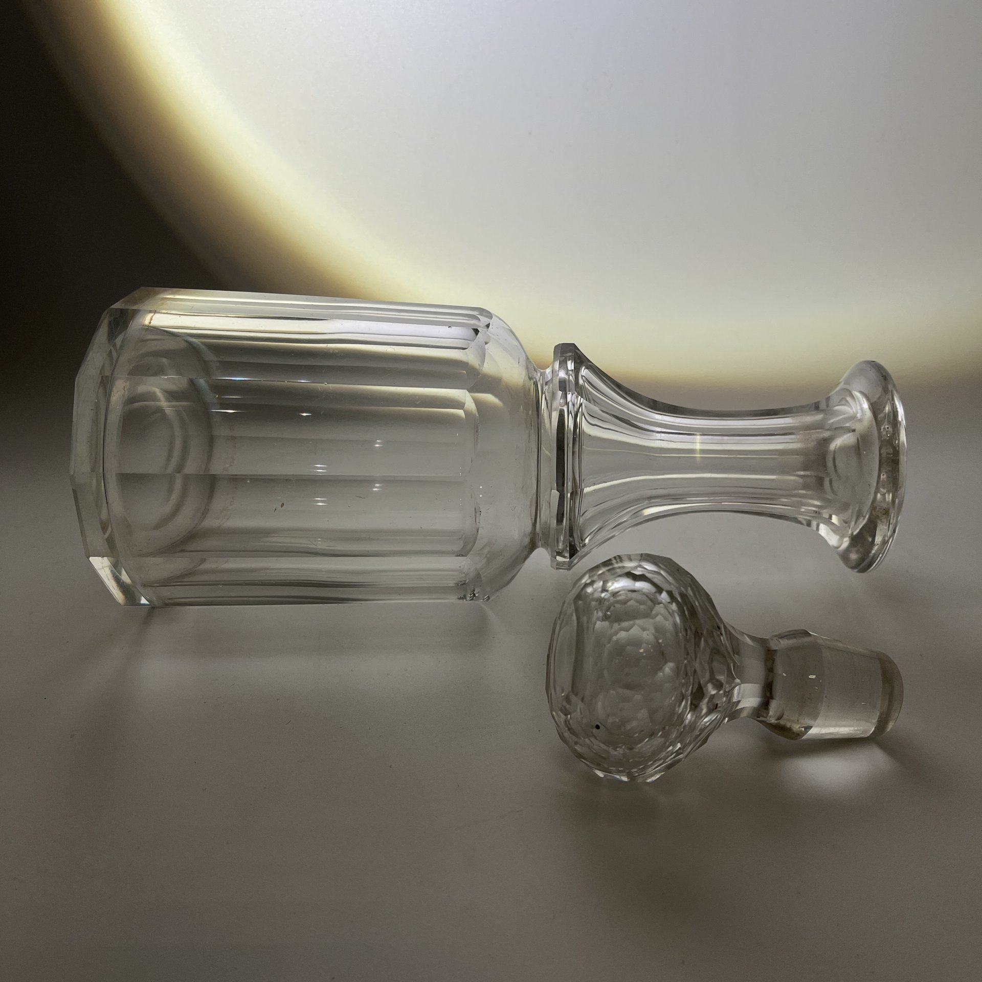 Графин с декором "грань во весь", пробка в подборе, хрусталь, гранение, Российская империя, 1900-1917 гг.