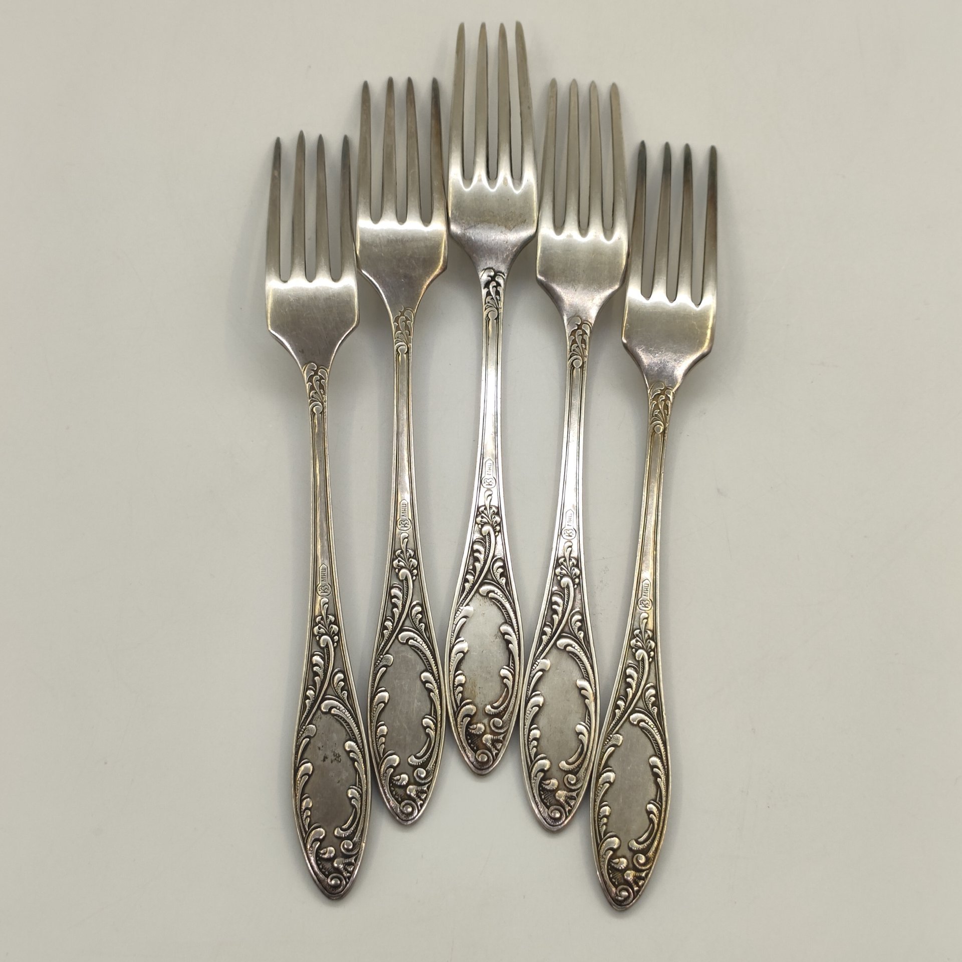 Набор столовых вилок "Пламя" на 5 персон, мНЦ (медь-никель-цинк), Кольчугинский завод цветных металлов, СССР, 1930-1950 гг.