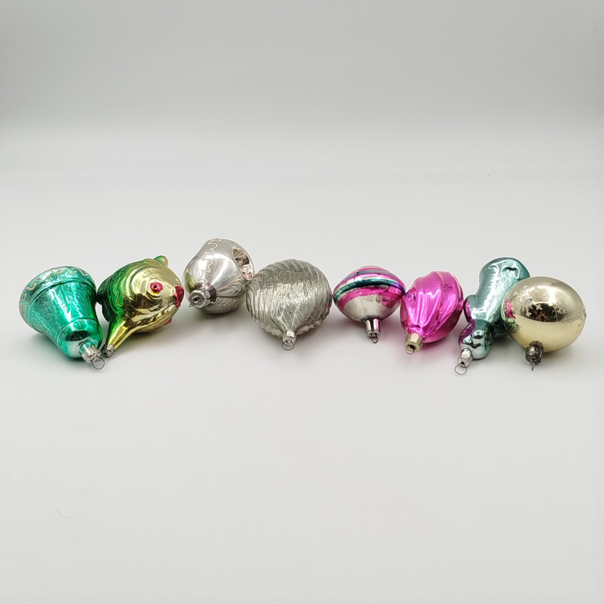 Набор из 8-ми ёлочных игрушек разной формы и размера