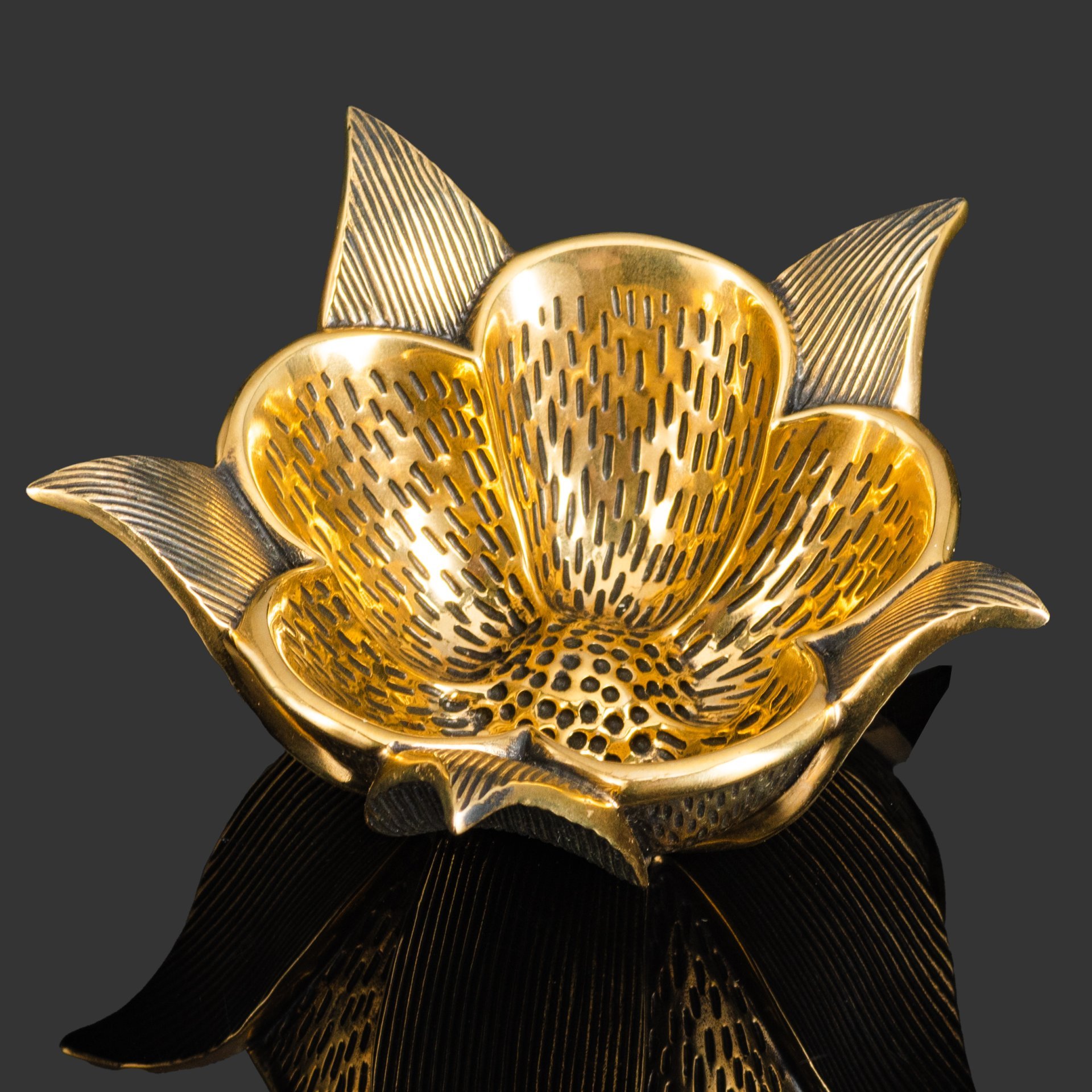 Вазочка - подсвечник "Аквилегия"