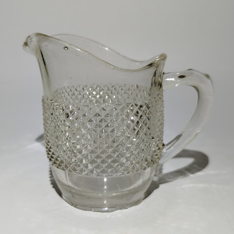 Молочник с рельефным декоративным пояском, стекло, пресс, Россия, 1900-1930 гг.