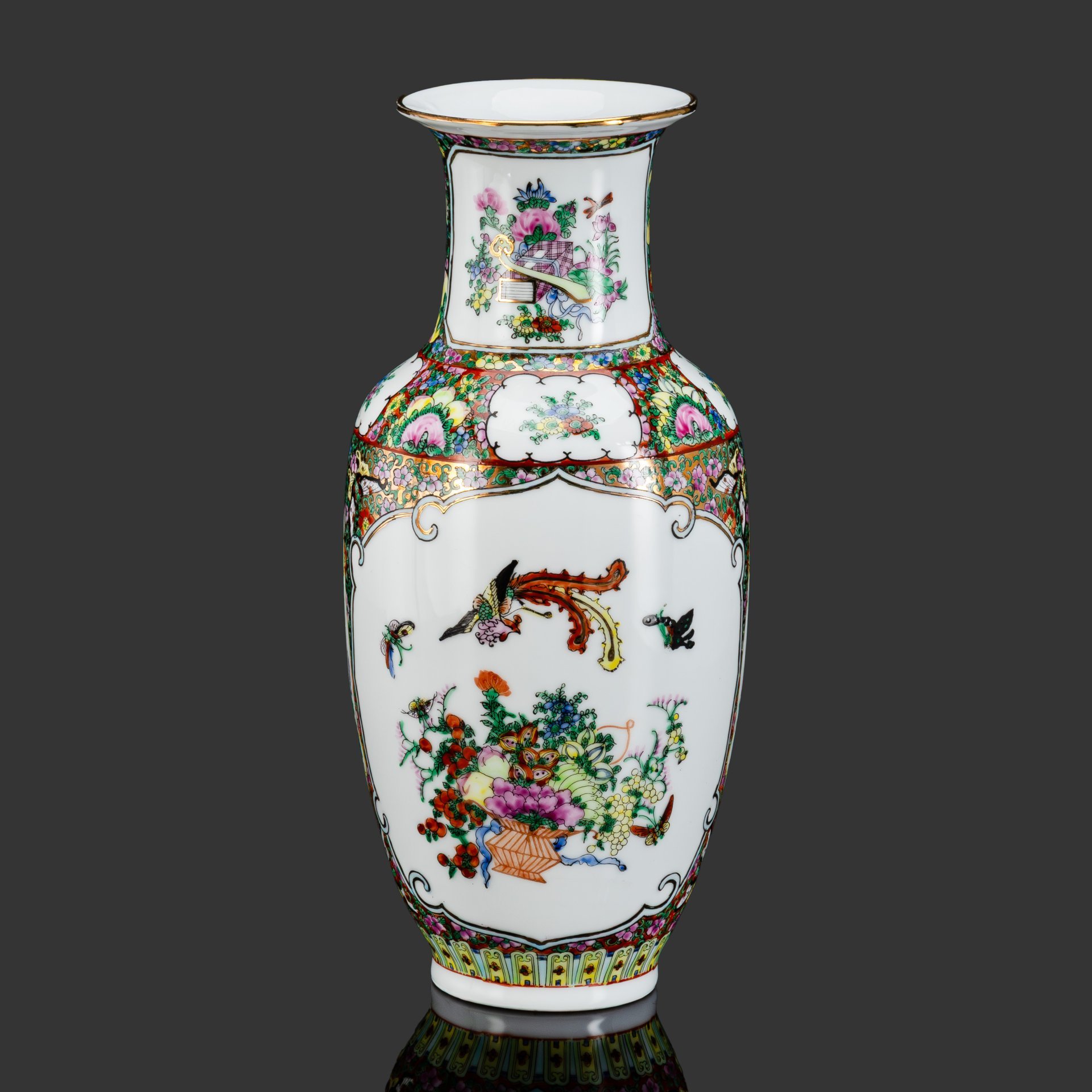 Ваза "Прекрасные подношения иероглифа двойное счастье (囍)"