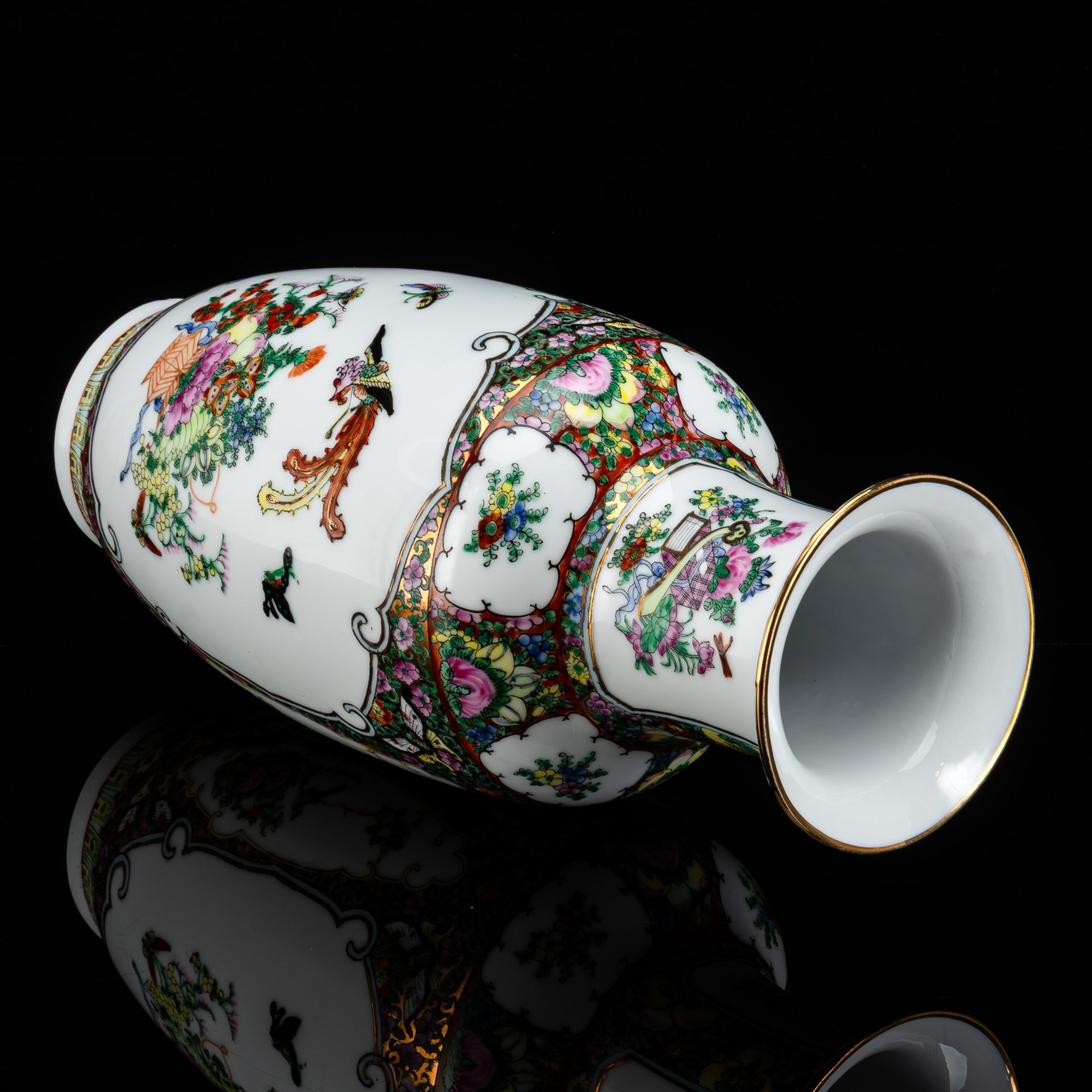 Ваза "Прекрасные подношения иероглифа двойное счастье (囍)"