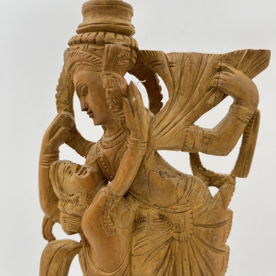 Статуэтка "Радха и Кришна" (божественная чета в индуизме, в которой Бог предстаёт в мужской и женской ипостасях Кришны и его возлюбленной Радхи)