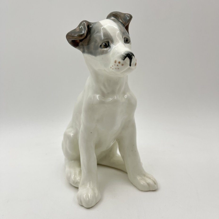 Статуэтка "Собака" ("Щенок дога"), скульптор Гуревич Е. М., фаянс, роспись, Конаковский фаянсовый завод им. М.И. Калинина (ЗиК Конаково), СССР, 1962-1991 гг.
