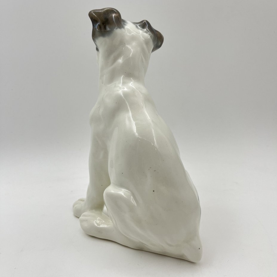 Статуэтка "Собака" ("Щенок дога"), скульптор Гуревич Е. М., фаянс, роспись, Конаковский фаянсовый завод им. М.И. Калинина (ЗиК Конаково), СССР, 1962-1991 гг.