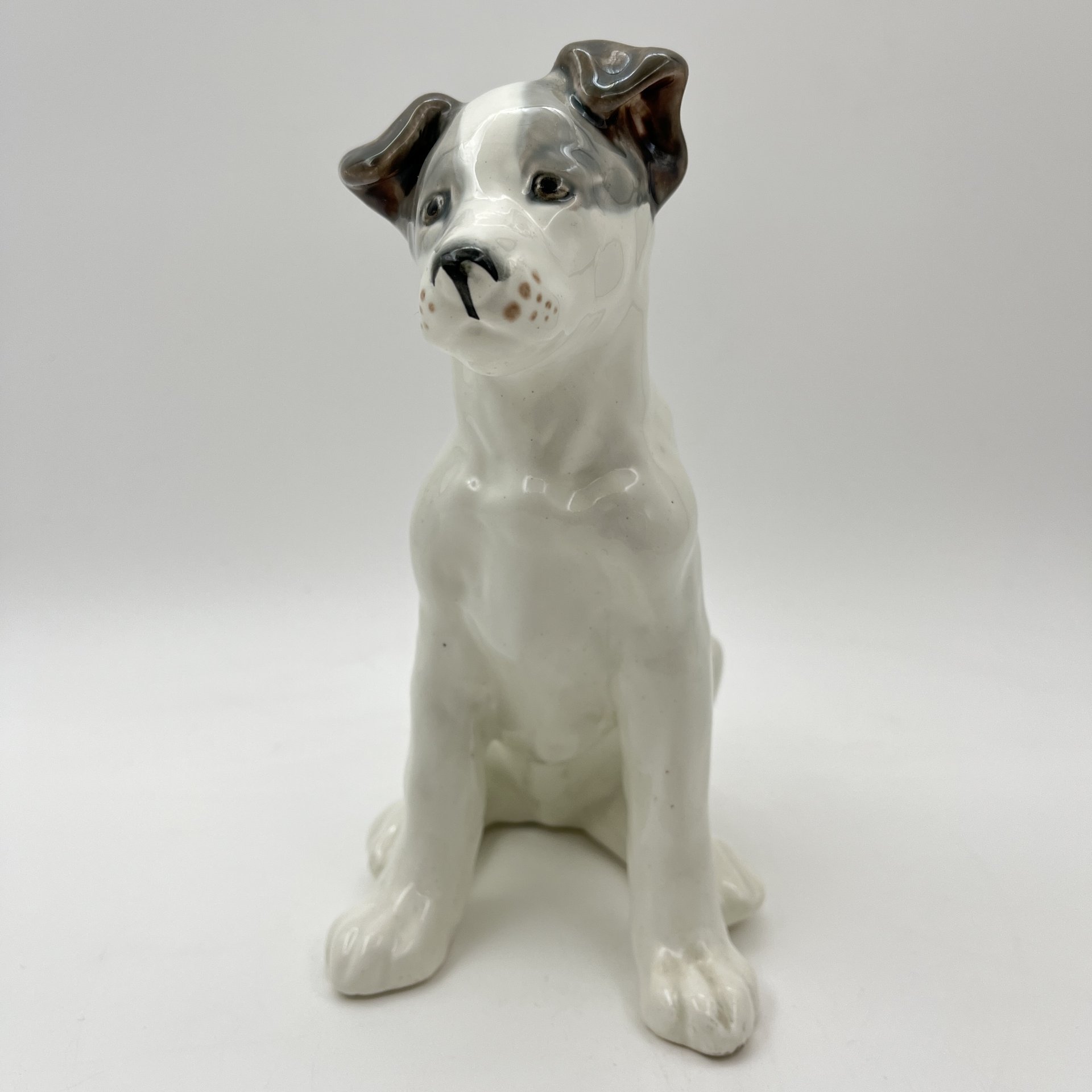 Статуэтка "Собака" ("Щенок дога"), скульптор Гуревич Е. М., фаянс, роспись, Конаковский фаянсовый завод им. М.И. Калинина (ЗиК Конаково), СССР, 1962-1991 гг.