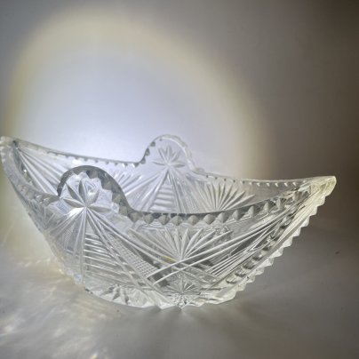 Салатник-ладья с резным геометрическим декором, хрусталь, алмазная грань, СССР, 1970-1990 гг.