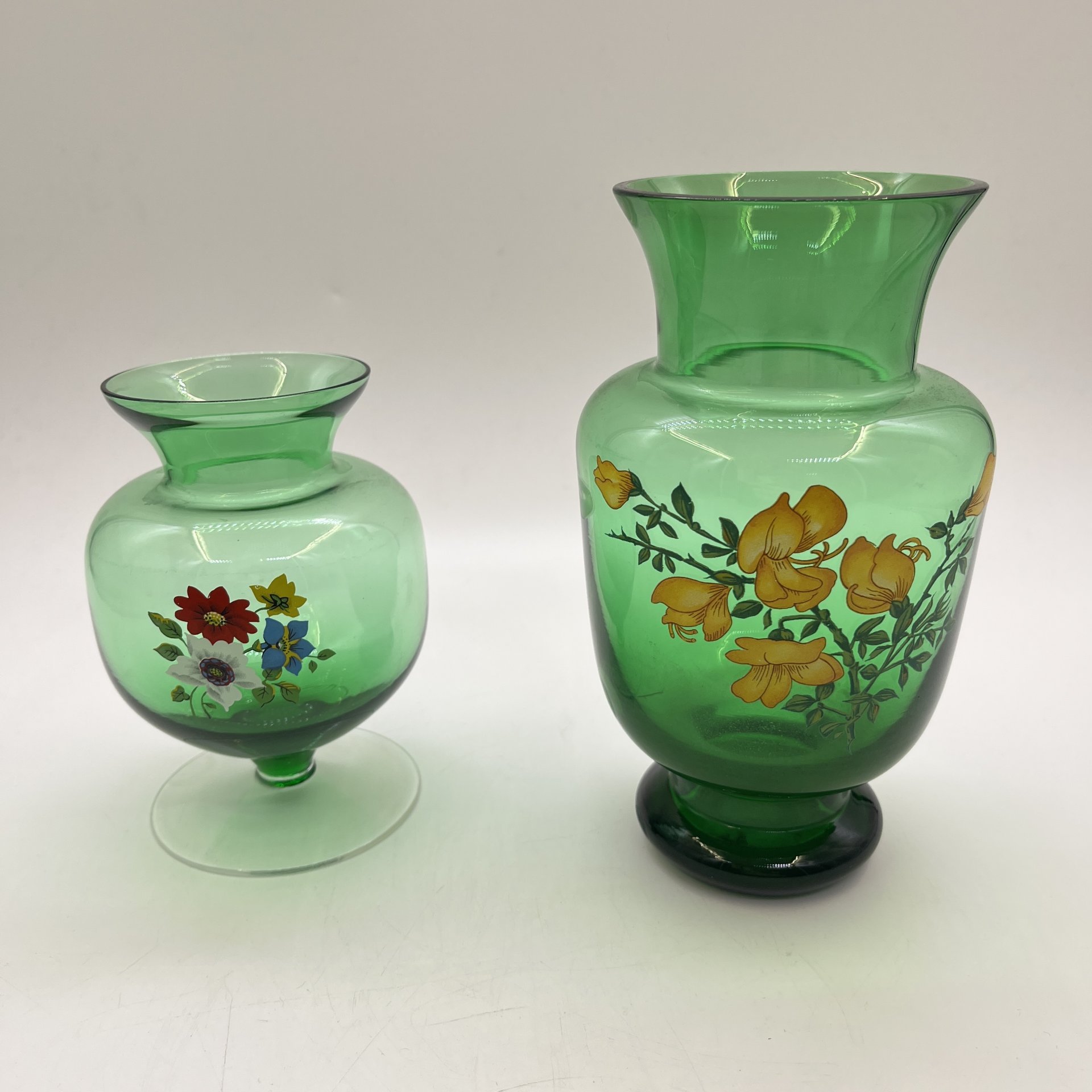 Набор из 2 ваз с цветочным декором, цветное стекло, деколь, СССР, 1970-1980 гг.