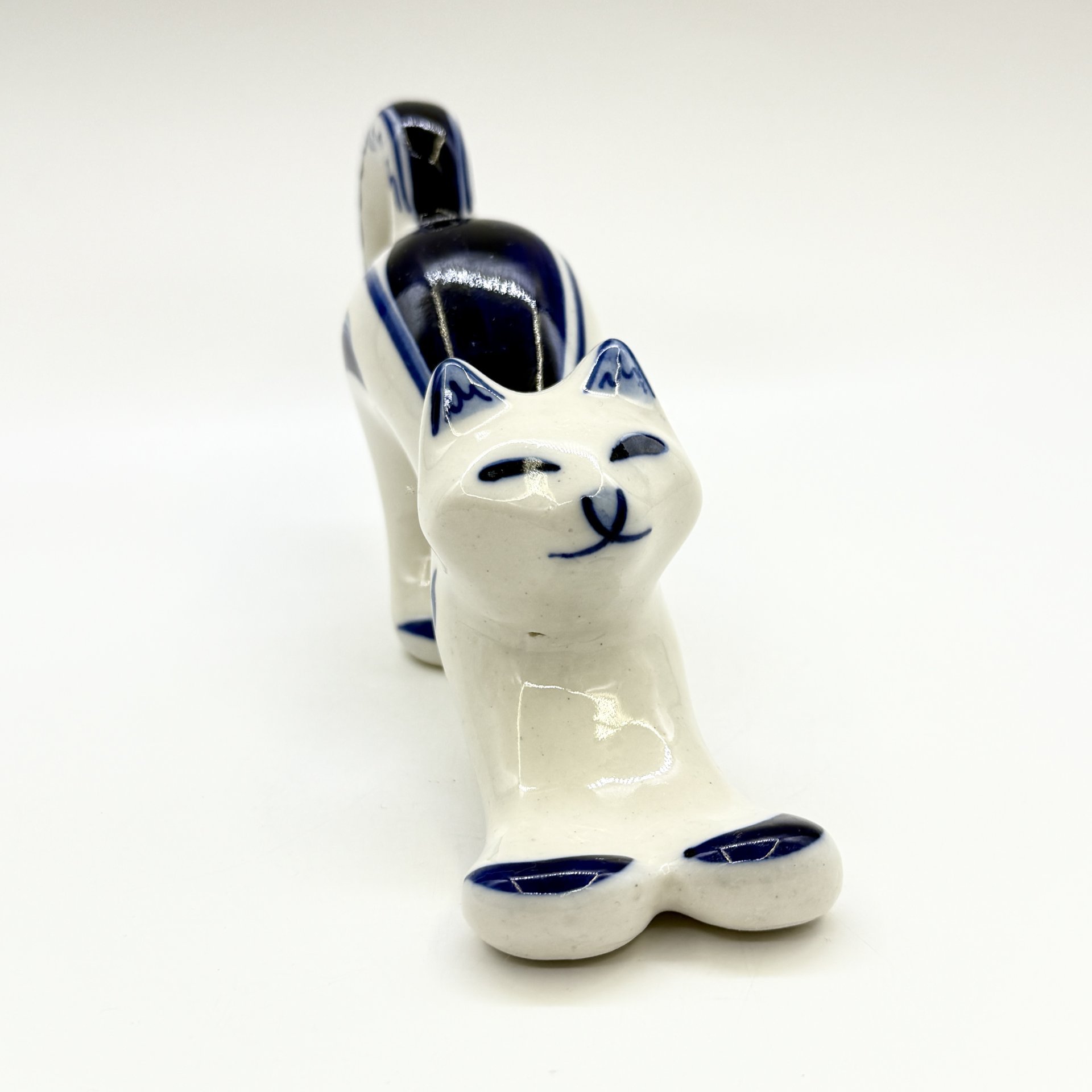 Статуэтка "Кошка", Гжель, фарфор, роспись, СССР, 1970-1990 гг.