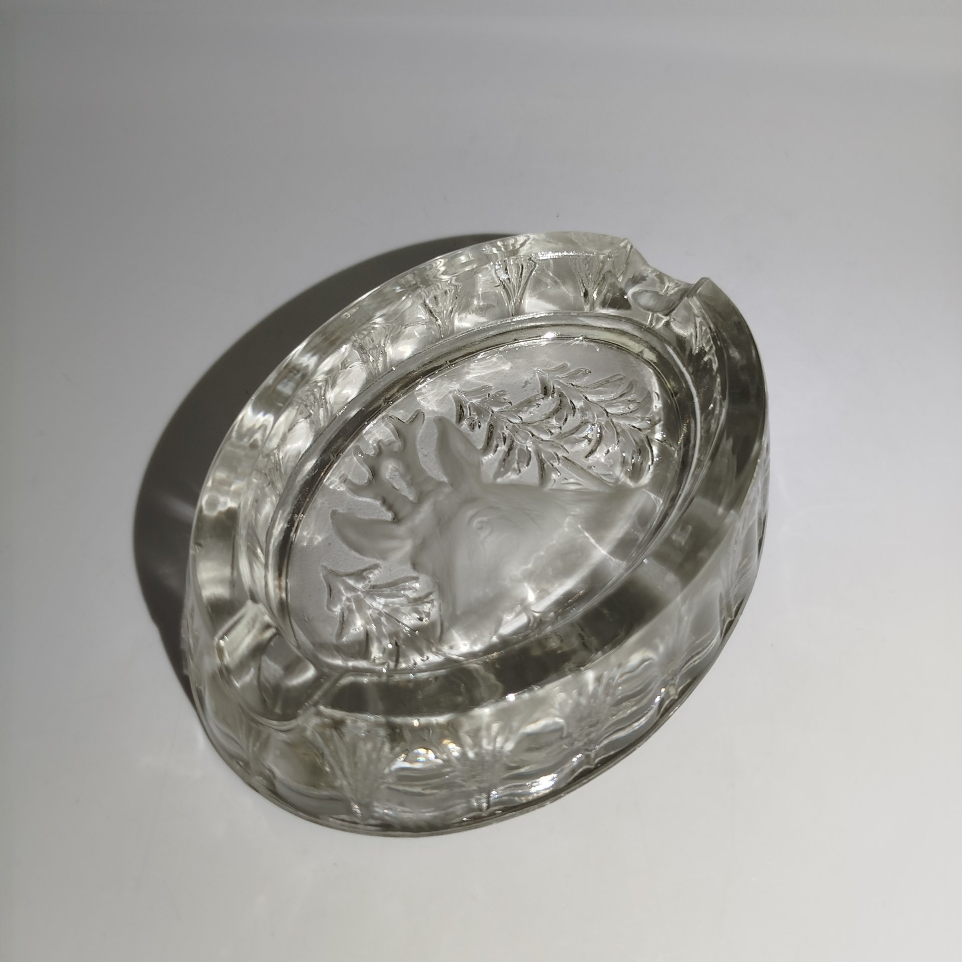 Пепельница "Олень в лесу", стекло, матирование, Россия, 1900-1940 гг.