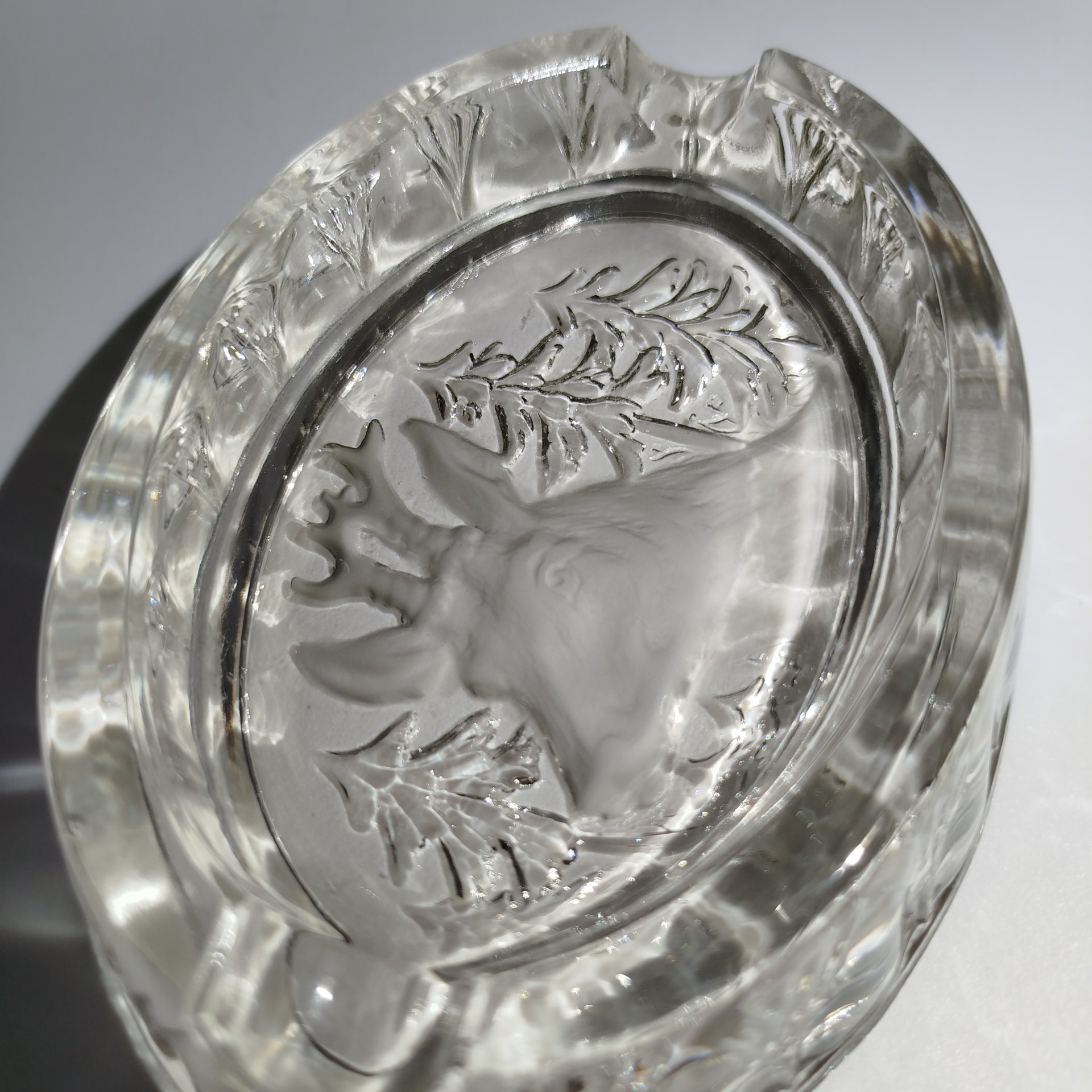 Пепельница "Олень в лесу", стекло, матирование, Россия, 1900-1940 гг.