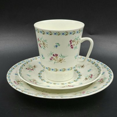Трио кофейное с цветочным декором (форма "Майская"), фарфор, деколь, Ленинградский фарфоровый завод (ЛФЗ), СССР, 1970-1992 гг.