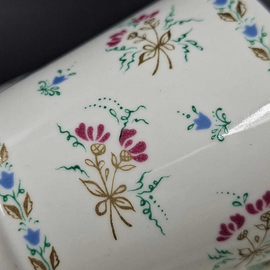 Трио кофейное с цветочным декором (форма "Майская"), фарфор, деколь, Ленинградский фарфоровый завод (ЛФЗ), СССР, 1970-1992 гг.