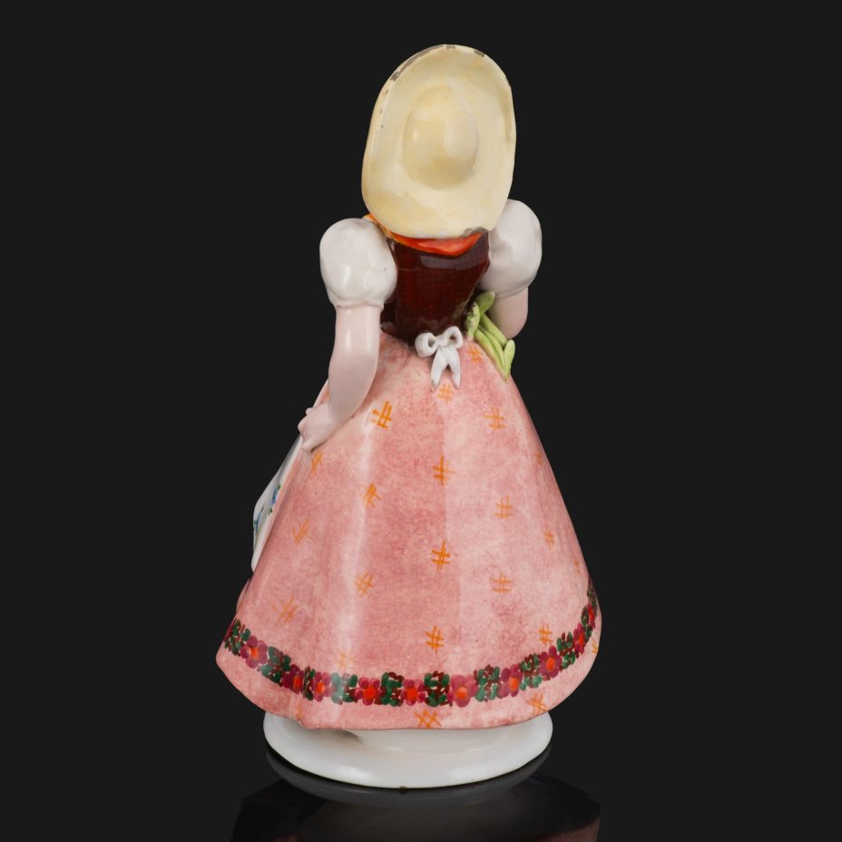 Статуэтка "Девочка в шляпе с букетом цветов", Trevir ceramics, керамика, роспись