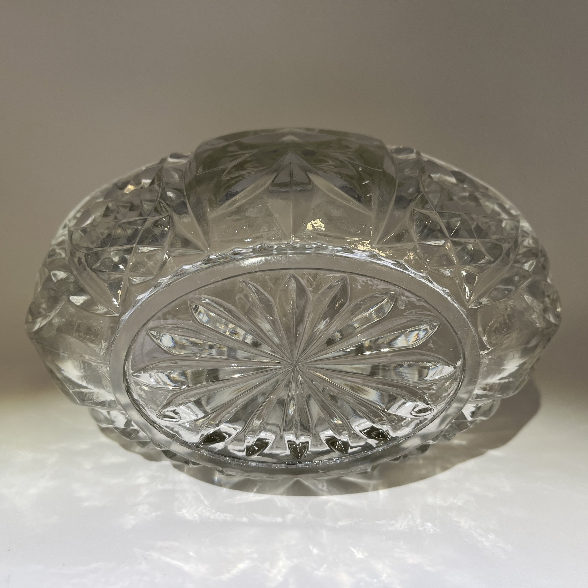 Конфетница в форме корзинки с рельефным декором, хрусталь, СССР, 1970-1990 гг.