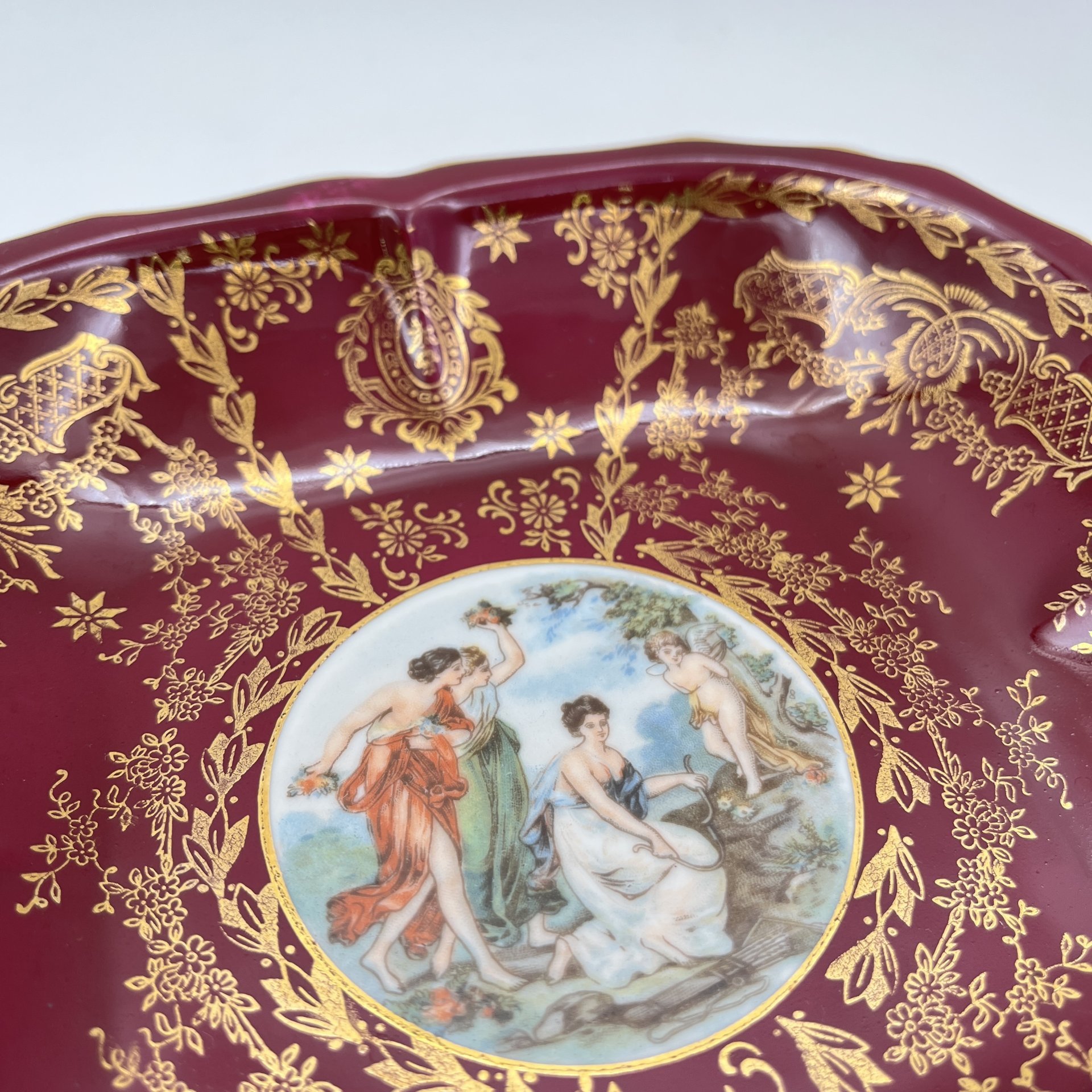 Блюдо (конфетница) "Мадонна" с растительным декором, фарфор, деколь, крытье, золочение, Oscar Schlegelmilch, ГДР, 1953-1972 гг.