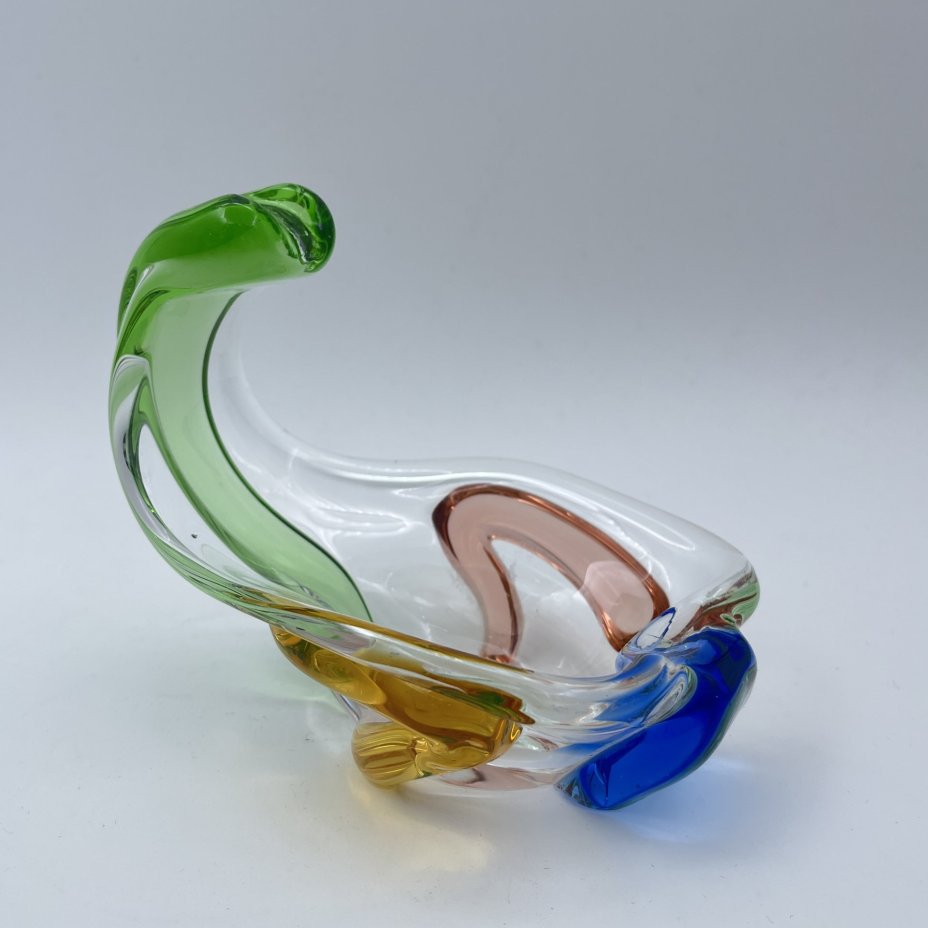 Пепельница необычной формы, дизайнер Karel Zemek, коллекция "Рапсодия", номер модели 53703/15, стекло, гутная техника, Mstisov Glassworks (Стекольный завод в Мстишов), Чехословакия, 1963-1970 гг.