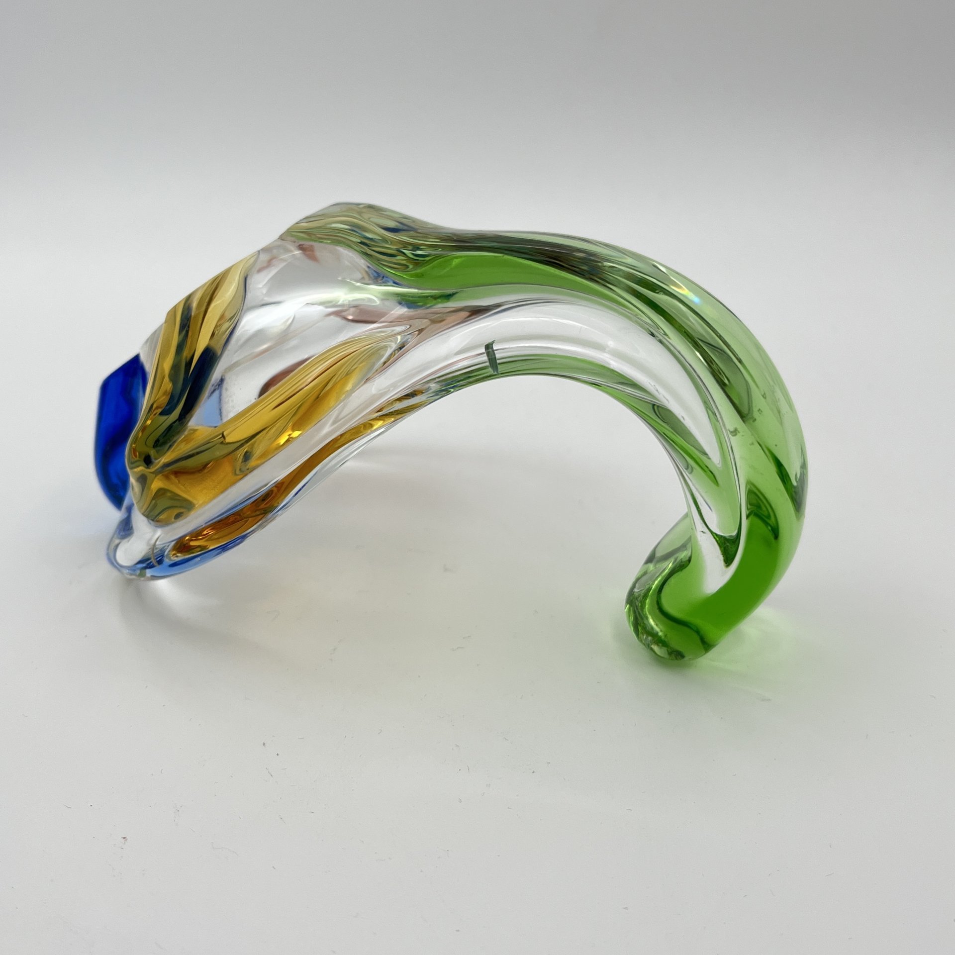 Пепельница необычной формы, дизайнер Karel Zemek, коллекция "Рапсодия", номер модели 53703/15, стекло, гутная техника, Mstisov Glassworks (Стекольный завод в Мстишов), Чехословакия, 1963-1970 гг.