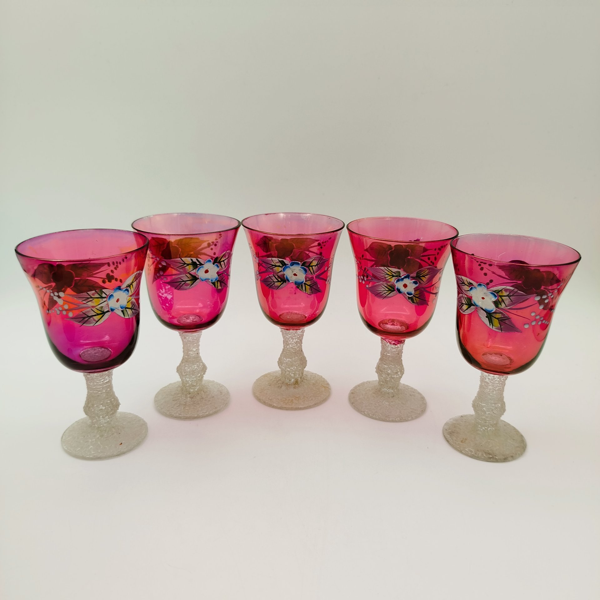 Набор для крепких напитков с цветочным декором и обсыпкой (графин и 5 бокалов), стекло, роспись, налепы, Чехословакия, 1970-1990 гг.