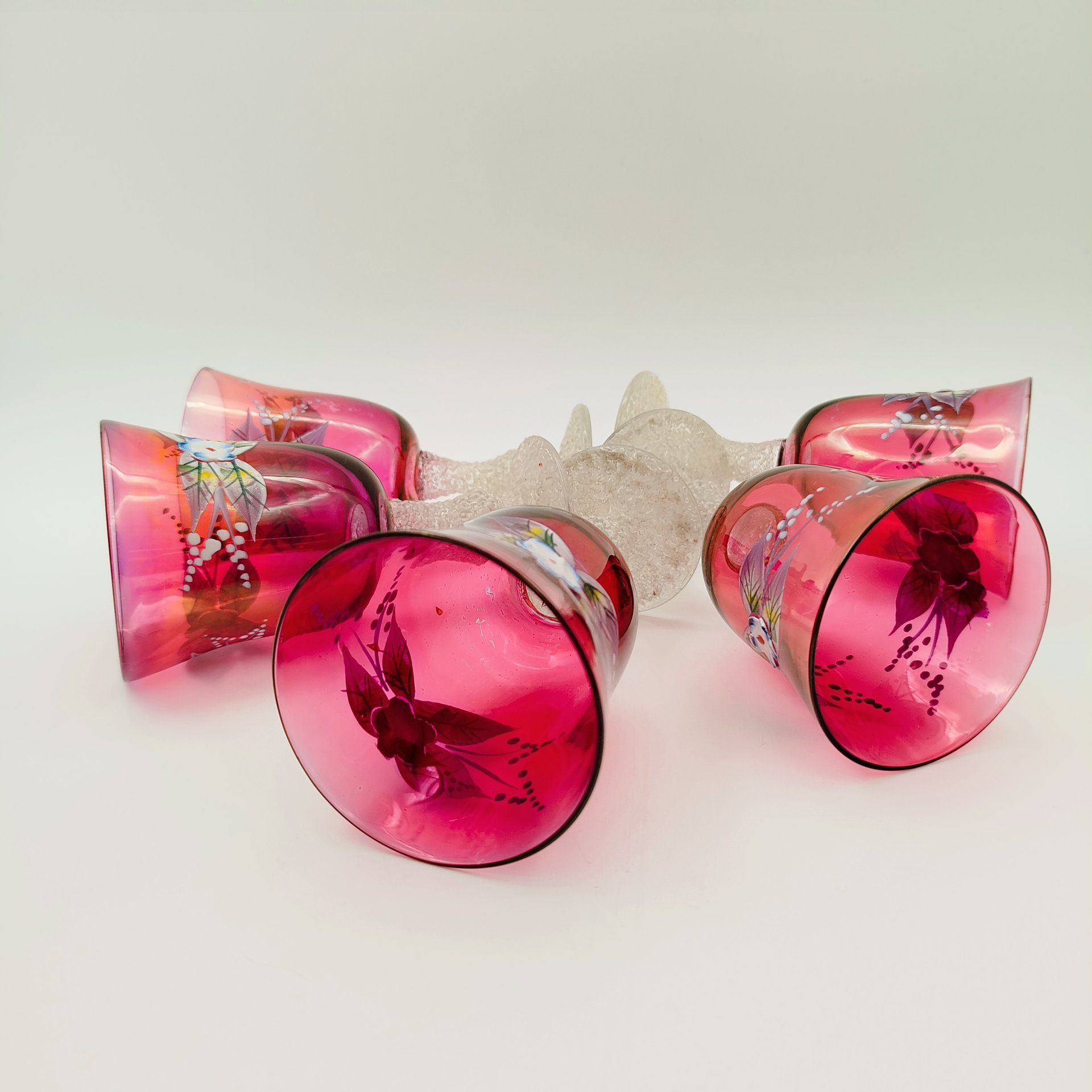 Набор для крепких напитков с цветочным декором и обсыпкой (графин и 5 бокалов), стекло, роспись, налепы, Чехословакия, 1970-1990 гг.