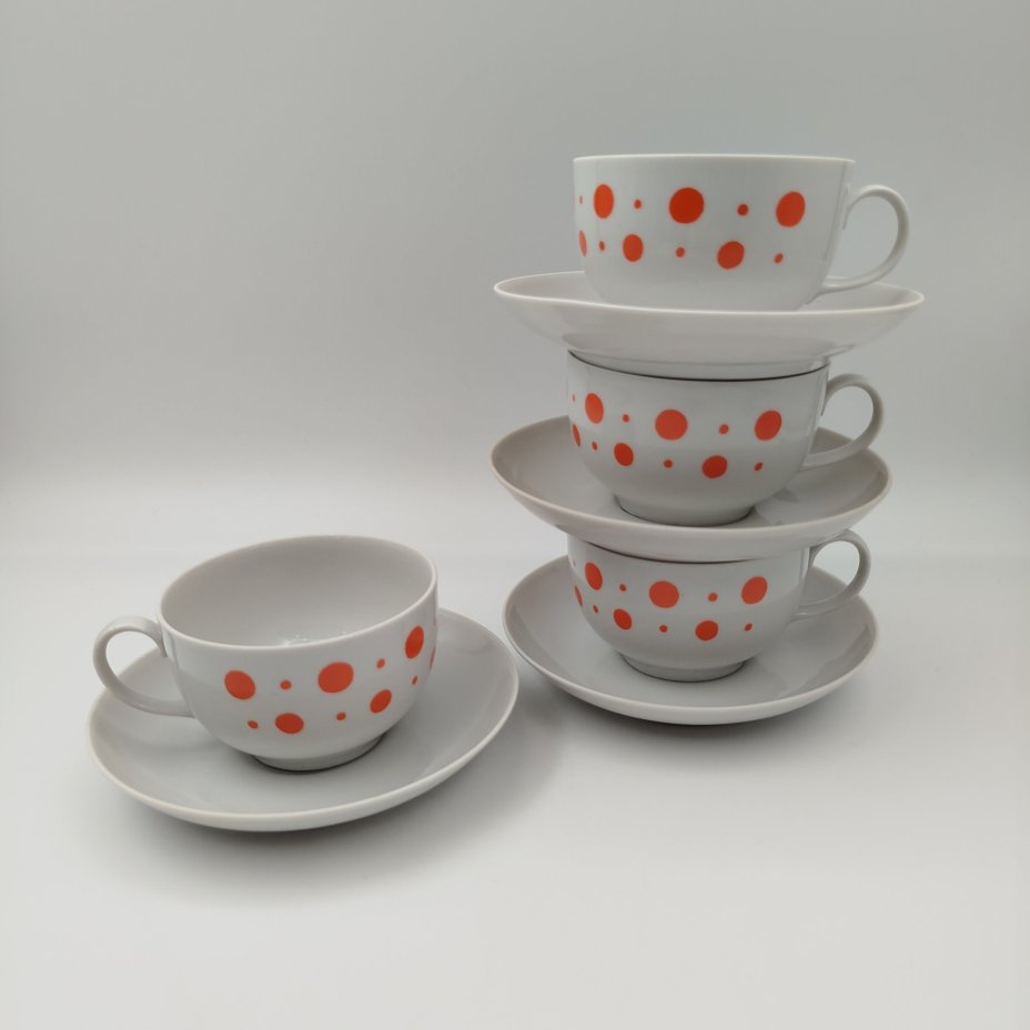 Набор из 4-х чашек, украшенных декором в виде гороха, фарфор, деколь, Дулевский фарфоровый завод (Дулёво), СССР, 1988 г.