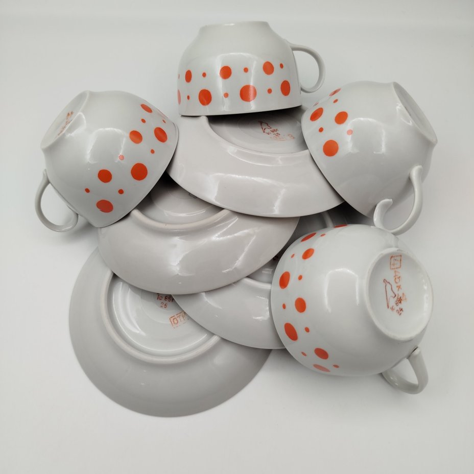 Набор из 4-х чашек, украшенных декором в виде гороха, фарфор, деколь, Дулевский фарфоровый завод (Дулёво), СССР, 1988 г.