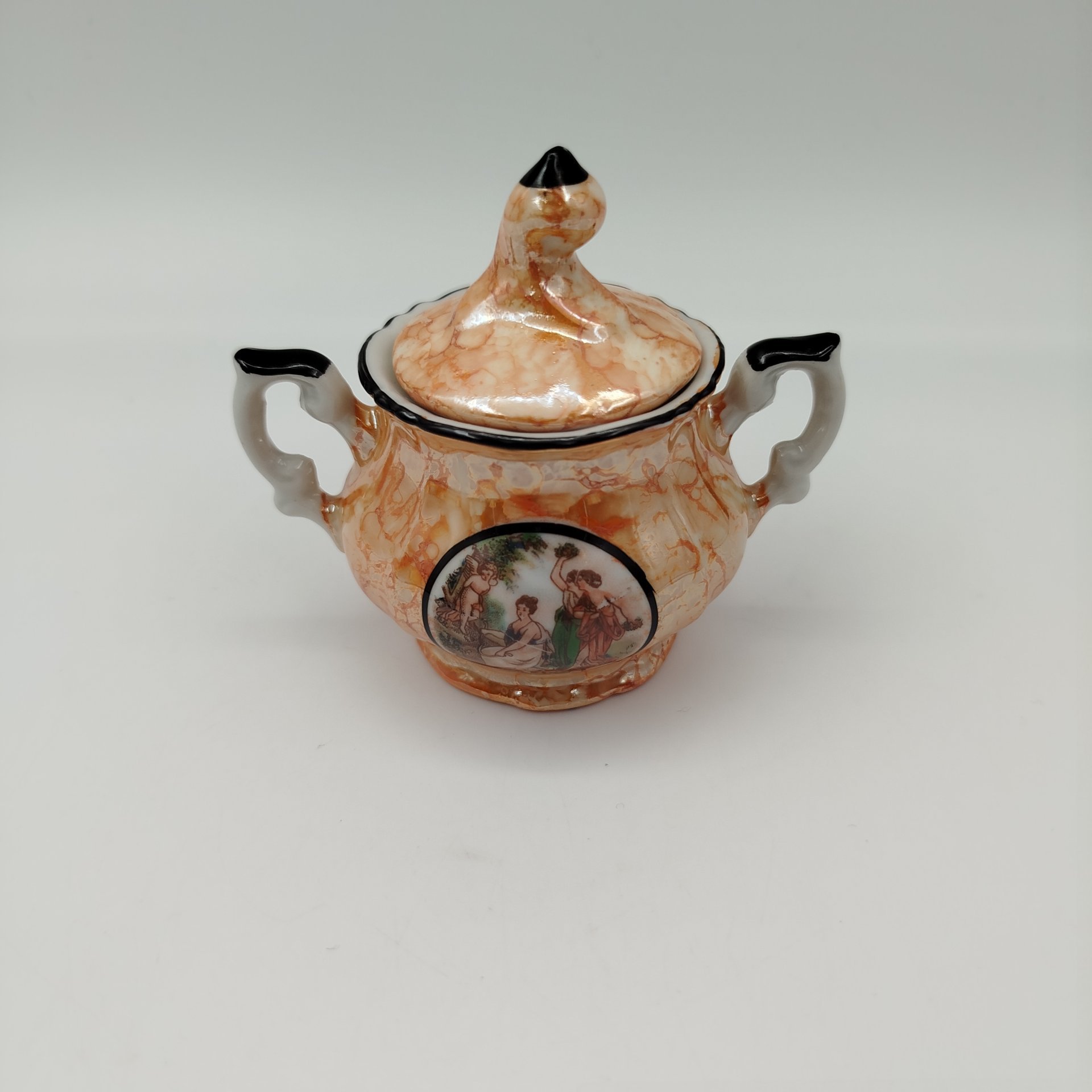 Набор кофейный "Мадонна" с декором в виде разводов (4 кофейные пары и сахарница), фарфор, люстр, деколь, Европа, 1970-1990 гг.