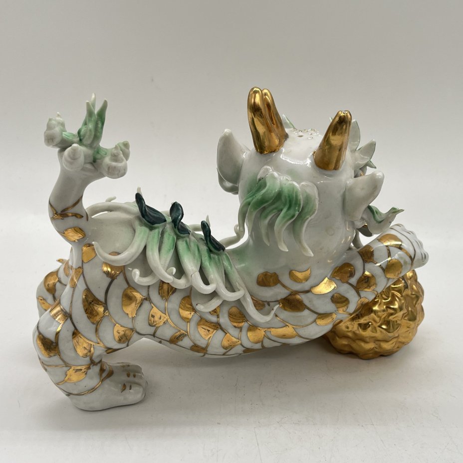 Статуэтка "Собака Фу", фарфор, роспись, золочение, Китай, 1990-2010 гг.