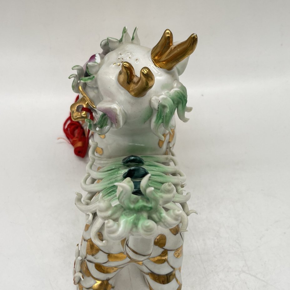 Статуэтка "Собака Фу", фарфор, роспись, золочение, Китай, 1990-2010 гг.