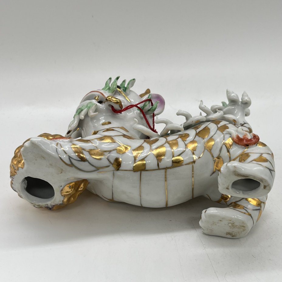 Статуэтка "Собака Фу", фарфор, роспись, золочение, Китай, 1990-2010 гг.