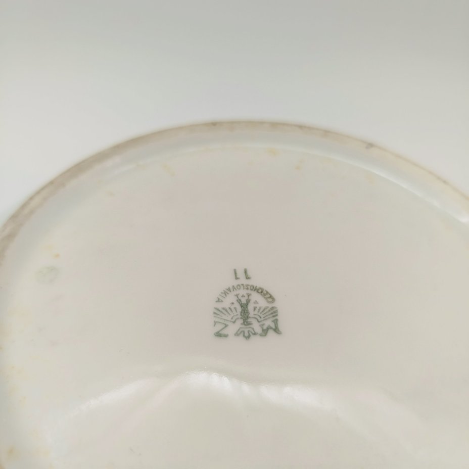 Салатник с геометрическим орнаментом вдоль борта, фарфор, золочение, Moritz Zdekauer (MZ), Чехословакия, 1960-1980 гг.