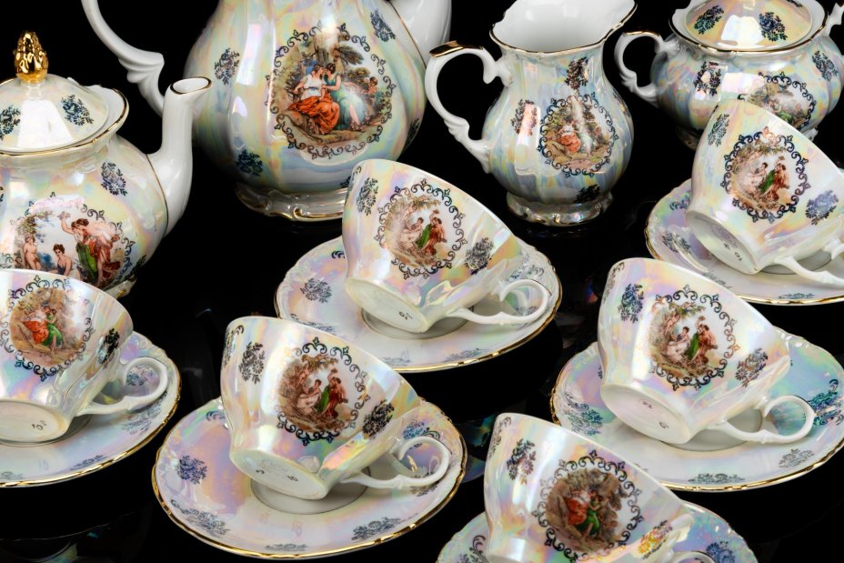 Сервиз чайно-кофейный "Мадонна" на 6 персон (16 предметов), фарфор, деколь, люстр, золочение, Kahla, ГДР, 1967-1987 гг.