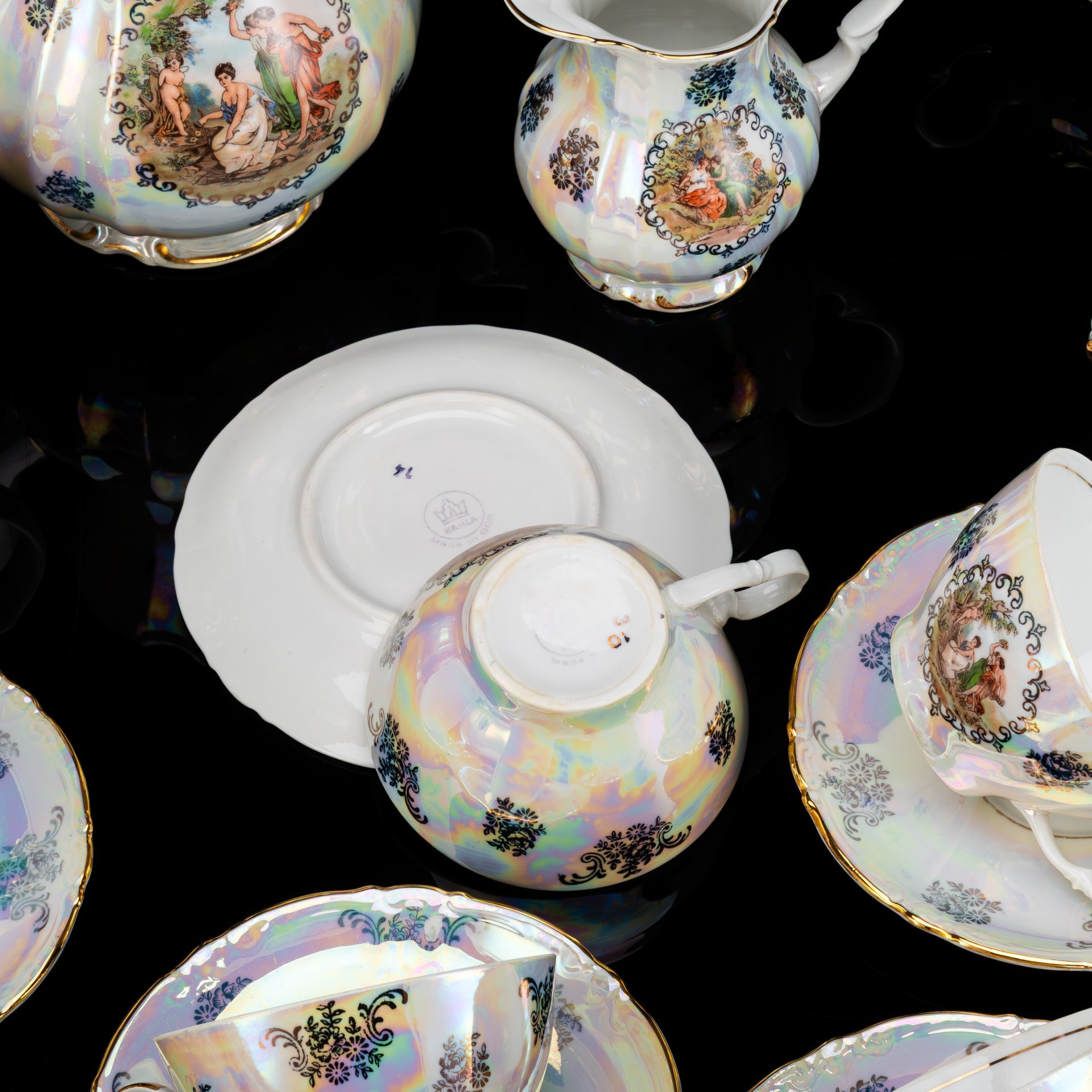 Сервиз чайно-кофейный "Мадонна" на 6 персон (16 предметов), фарфор, деколь, люстр, золочение, Kahla, ГДР, 1967-1987 гг.