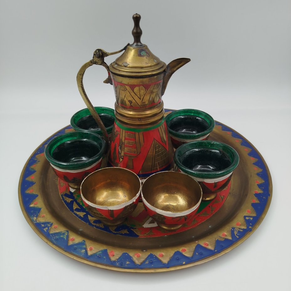 Набор кофейный на 6 персон, украшенный достопримечательностями Египта, металл, стекло, роспись, Египет, 1980-2000 гг.