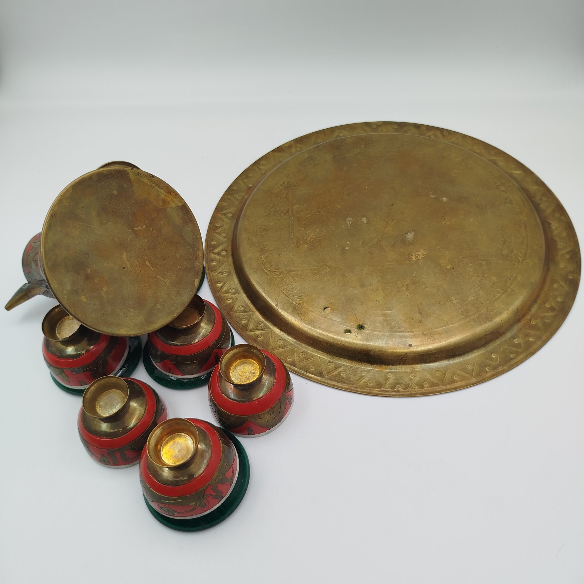 Набор кофейный на 6 персон, украшенный достопримечательностями Египта, металл, стекло, роспись, Египет, 1980-2000 гг.