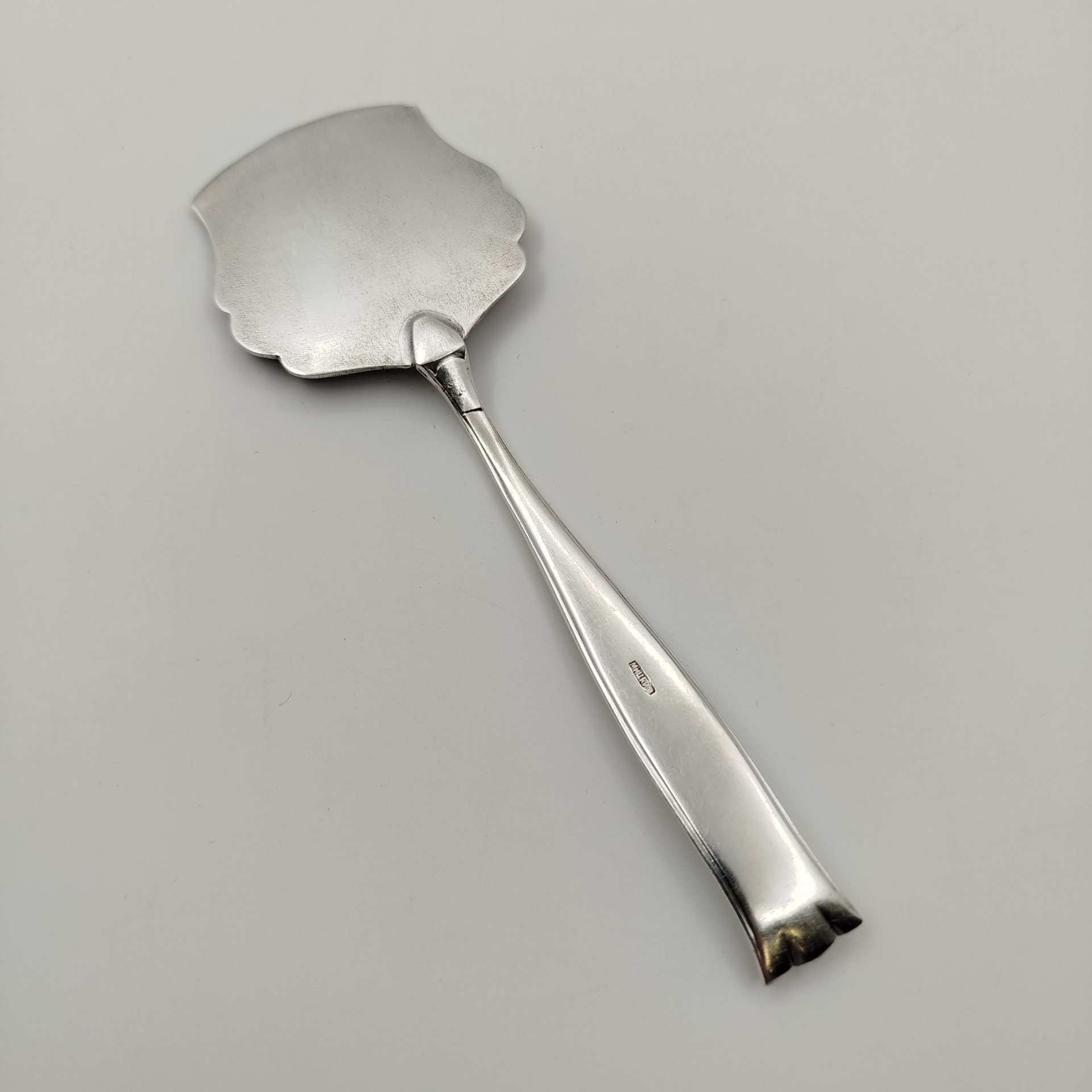 Лопатка сервировочная фигурной формы, мельхиор (медь-никель), Киевский завод столовых приборов и посуды им. Дзержинского (ЗiД, ЗиД), СССР, 1960-1990 гг., Киевский завод столовых приборов и посуды им. Дзержинского (ЗiД