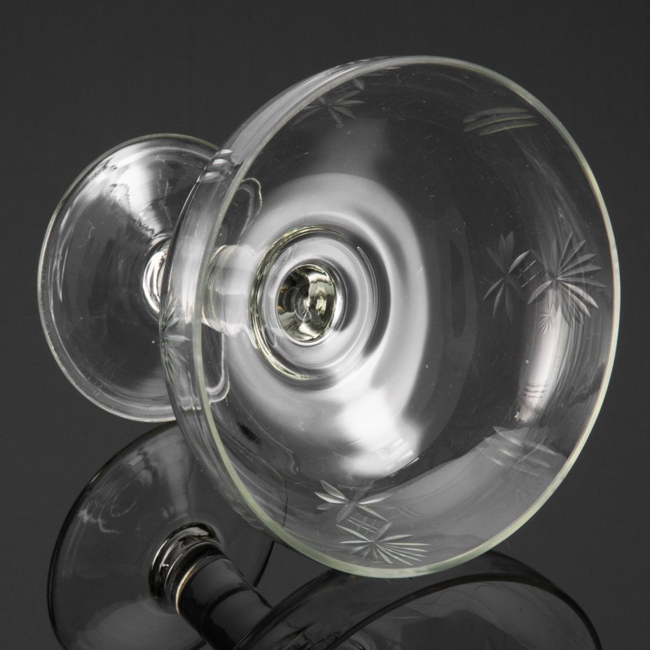 Вазочка (конфетница) с декором "кустами"