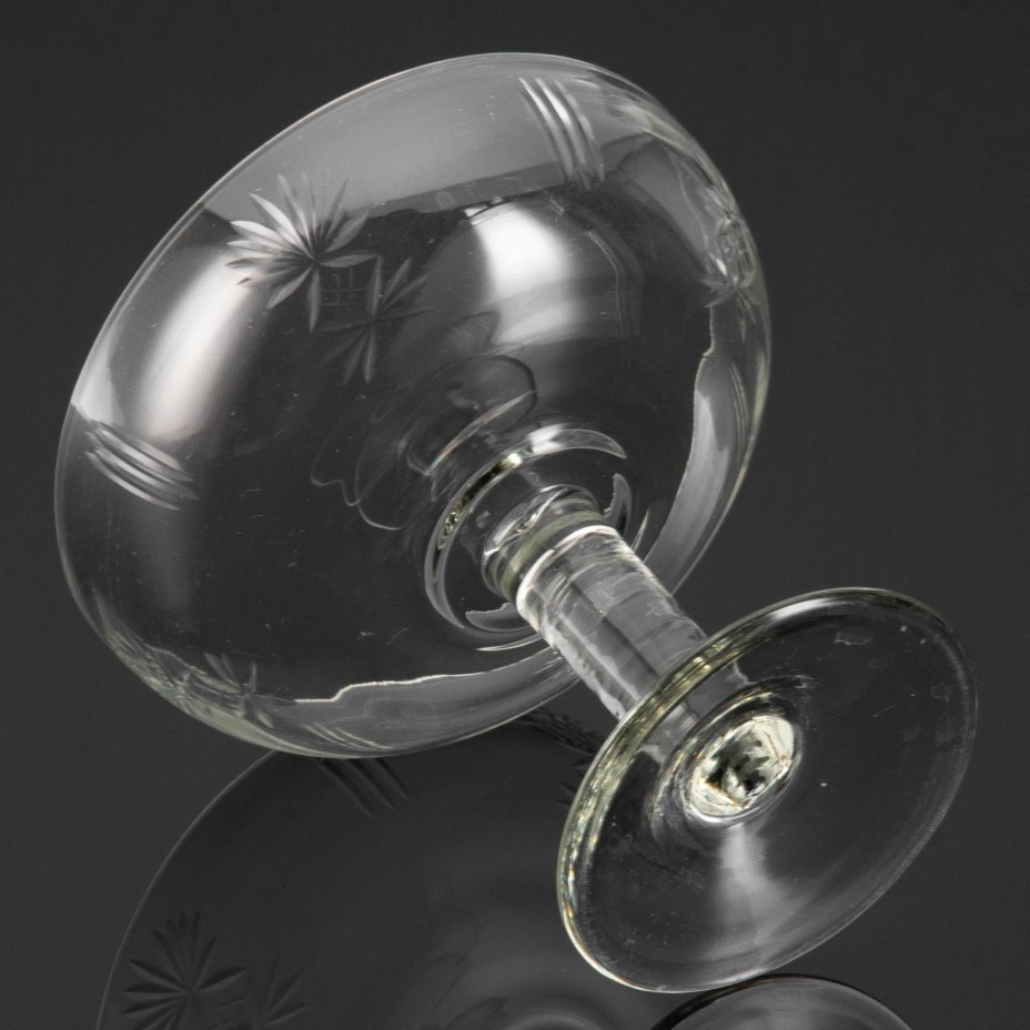 Вазочка (конфетница) с декором "кустами"