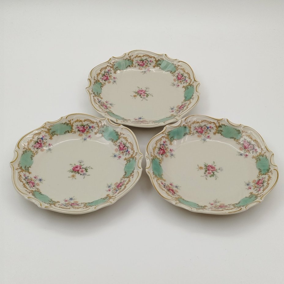 Набор из 3 розеток с фигурным бортом и цветочным декором, фарфор, деколь, Hutschenreuther (Хутченройтер), Германия, 1928-1943 гг.