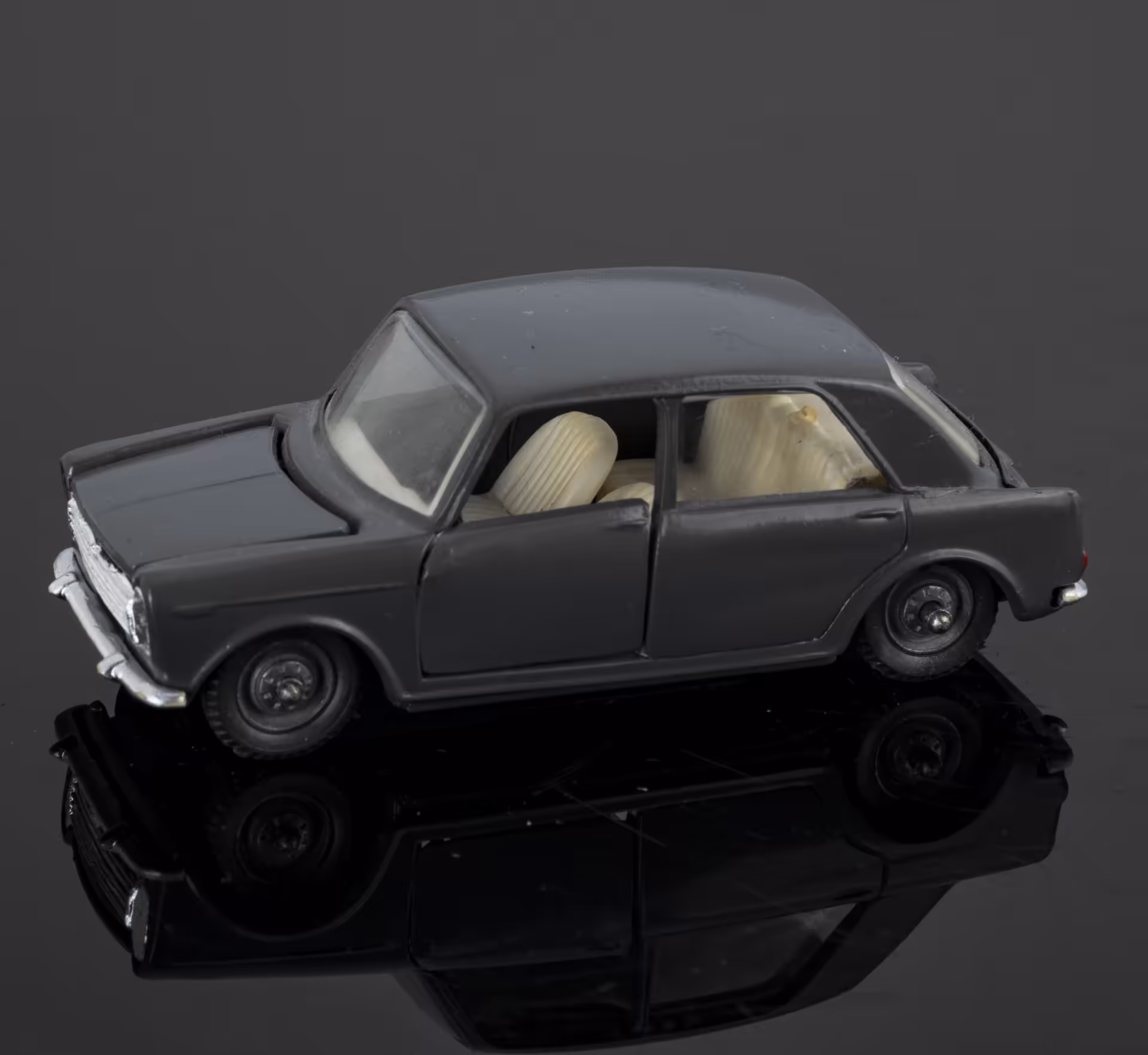 Масштабная модель автомобиля "Innokenti Morris IM3" 1:43