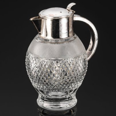 Графин для прохладительных напитков с колбой для льда внутри, с геометрическим декором, хрусталь, алмазная грань, сплав металлов, Западная Европа, 1950-1970 гг.